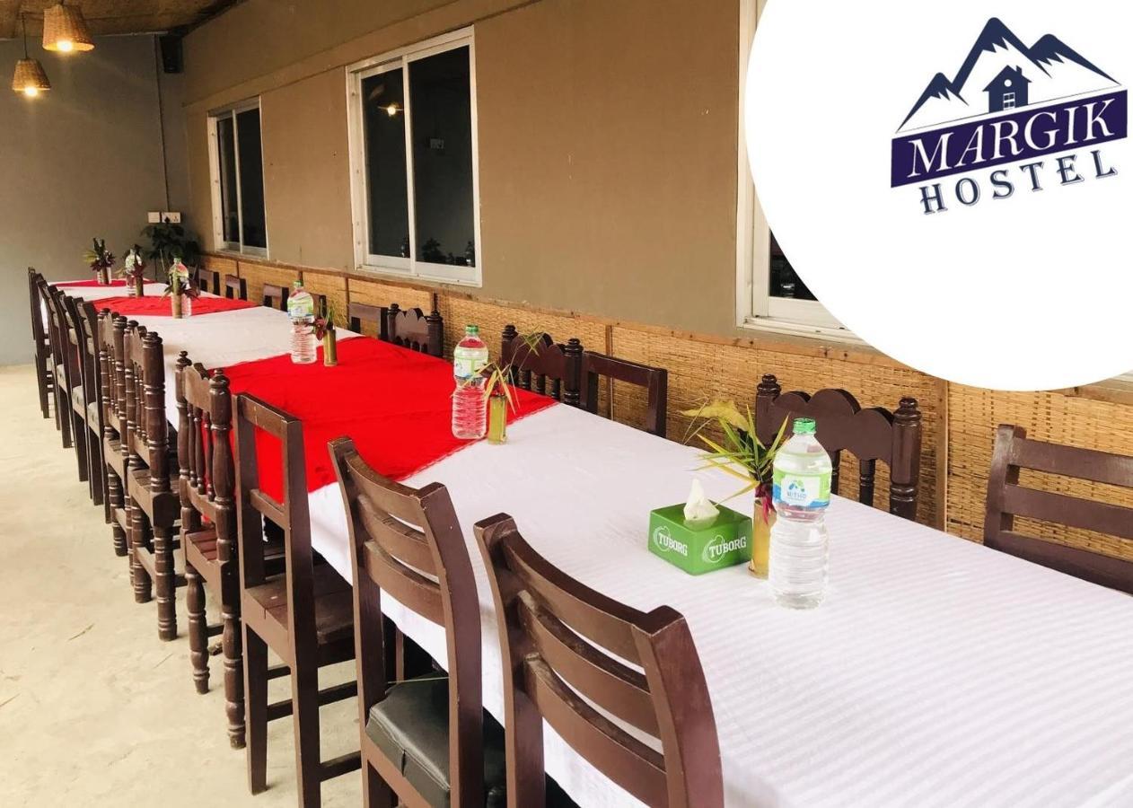Margik Backpackers Hostel Pokhara Bagian luar foto