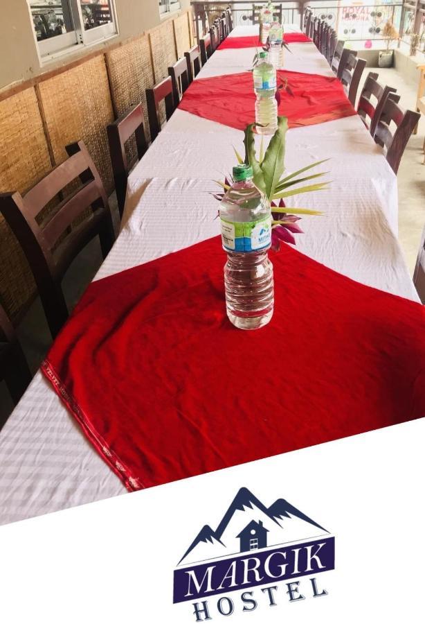 Margik Backpackers Hostel Pokhara Bagian luar foto