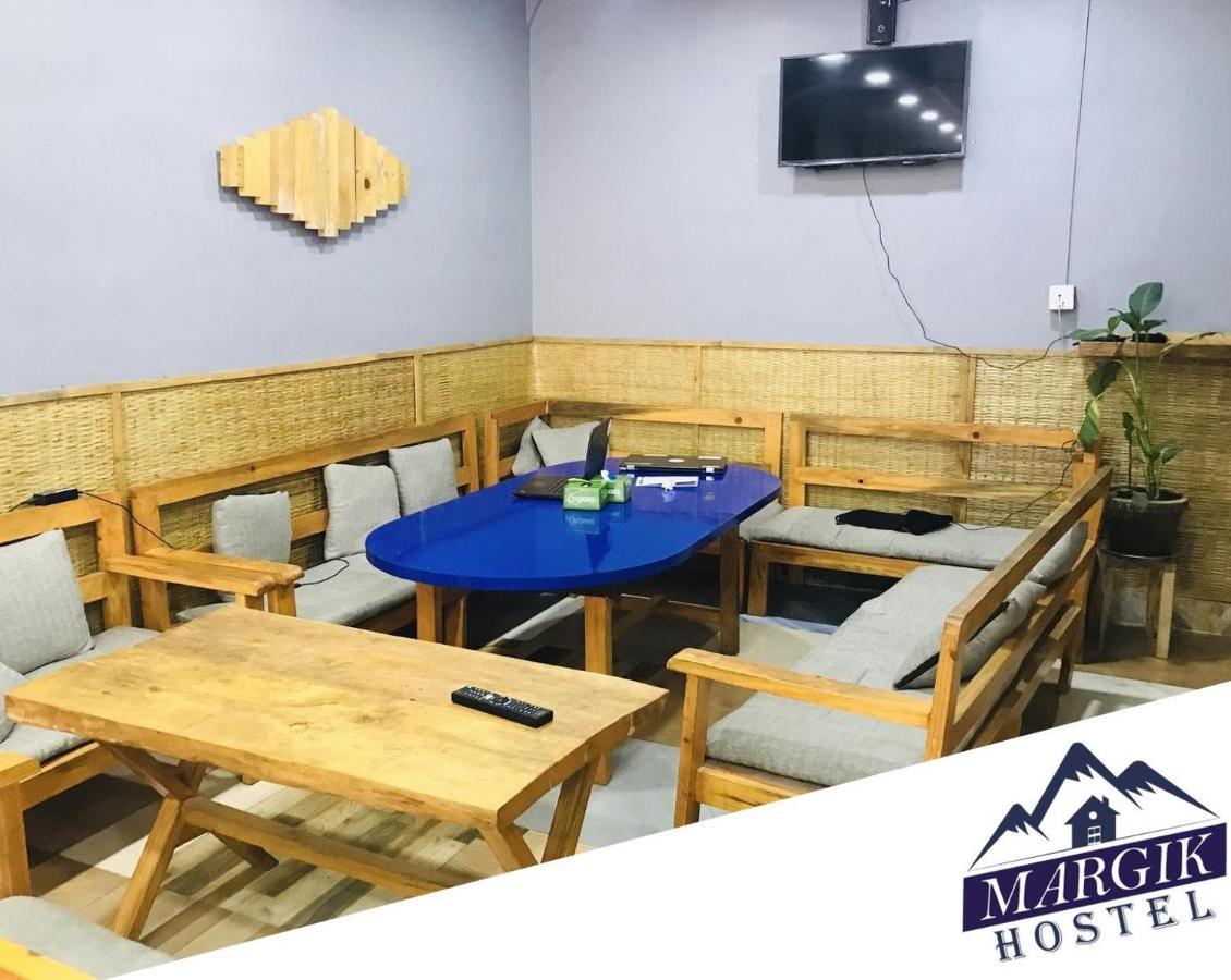 Margik Backpackers Hostel Pokhara Bagian luar foto