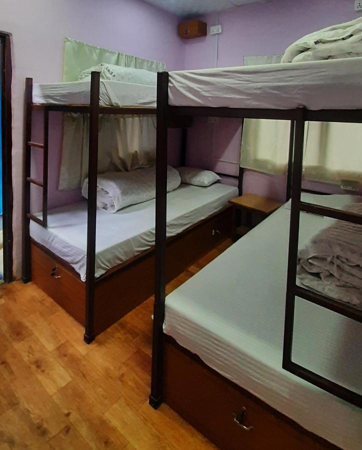 Margik Backpackers Hostel Pokhara Bagian luar foto