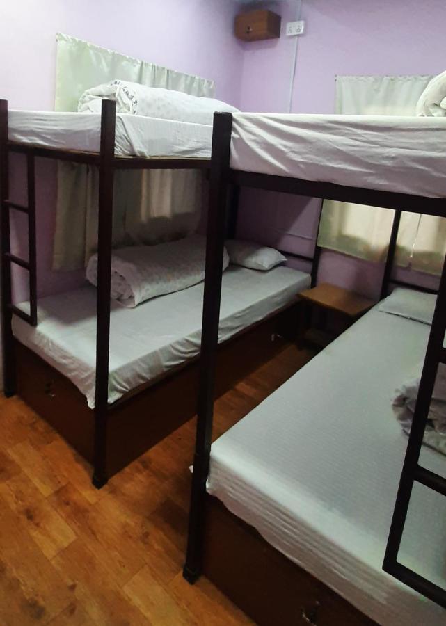 Margik Backpackers Hostel Pokhara Bagian luar foto