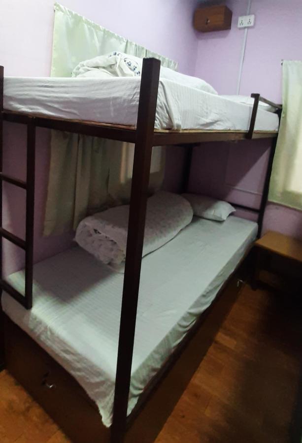 Margik Backpackers Hostel Pokhara Bagian luar foto