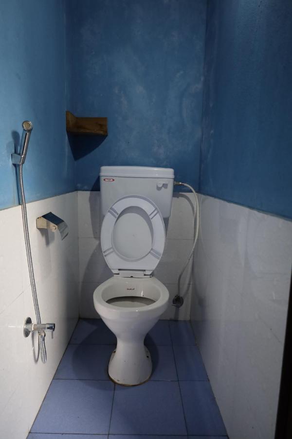 Margik Backpackers Hostel Pokhara Bagian luar foto