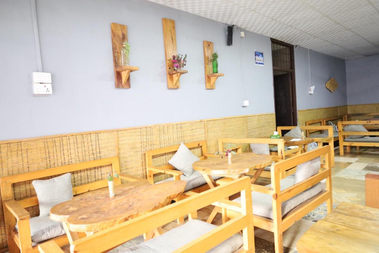 Margik Backpackers Hostel Pokhara Bagian luar foto