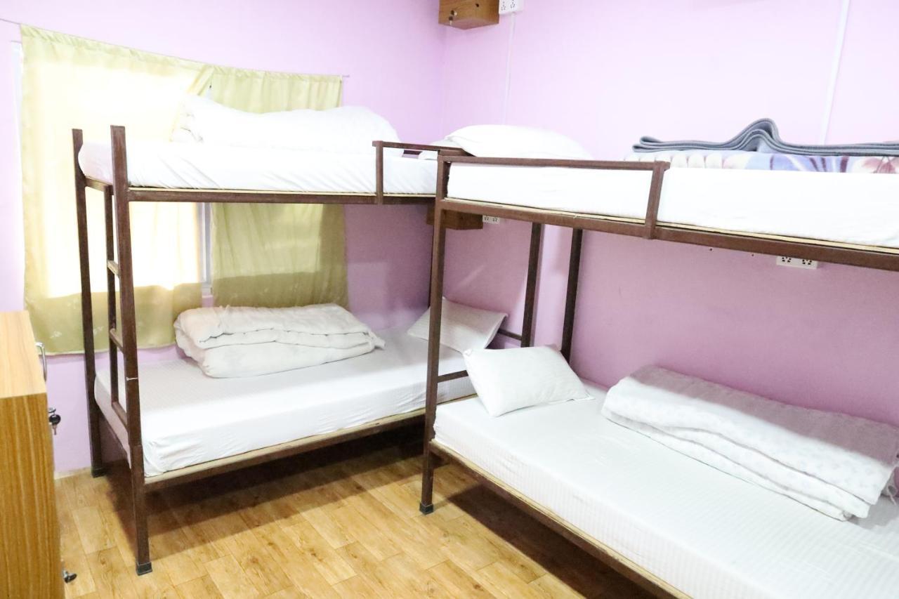 Margik Backpackers Hostel Pokhara Bagian luar foto