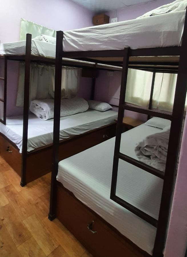 Margik Backpackers Hostel Pokhara Bagian luar foto